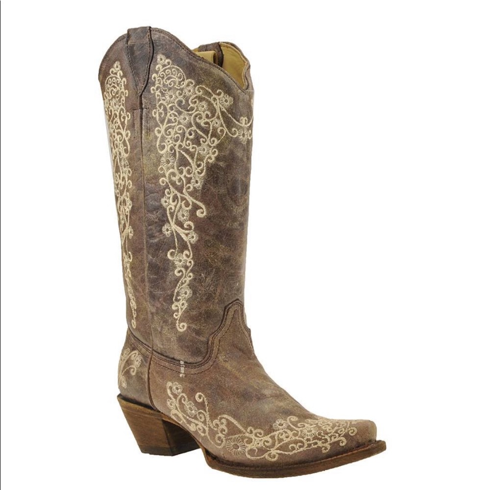 Corral embroidered snip toe boots